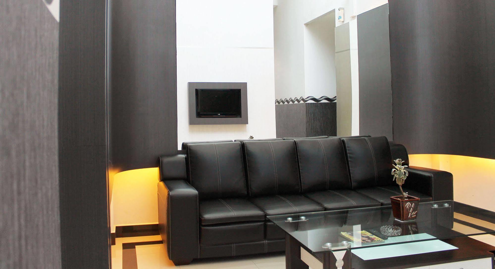 Harmony In Hotel